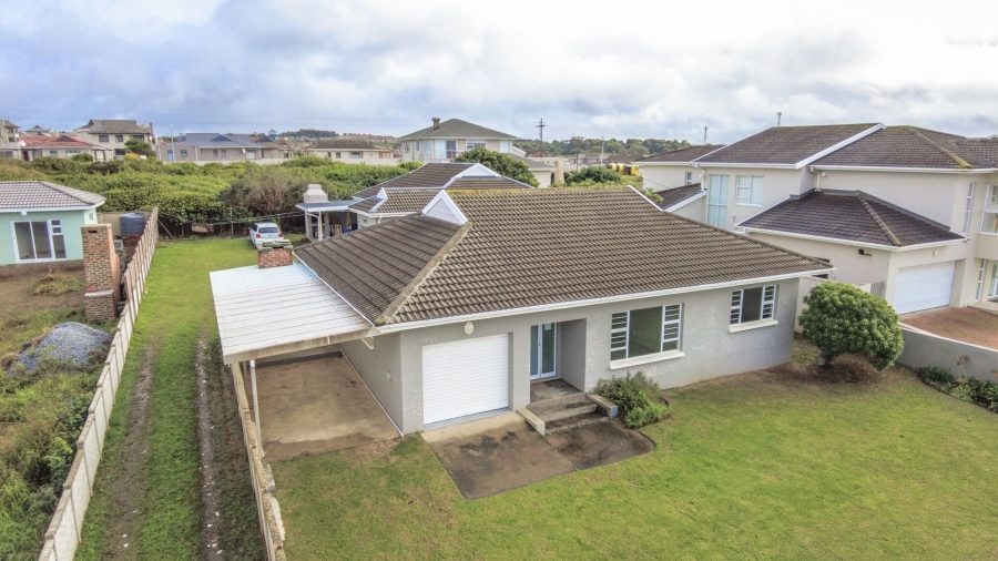 6 Bedroom Property for Sale in Kidds Beach Eastern Cape